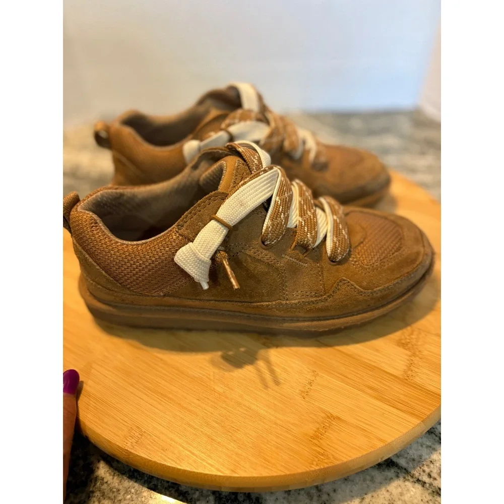 UGG Kids Lowmel Chestnut Suede Sneakers Tan 1166490K Size 6Y